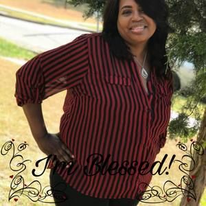 Meet your Posher, Dee-dee